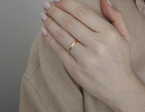 Aliança de Casamento V Ouro 18k - Imagem 5